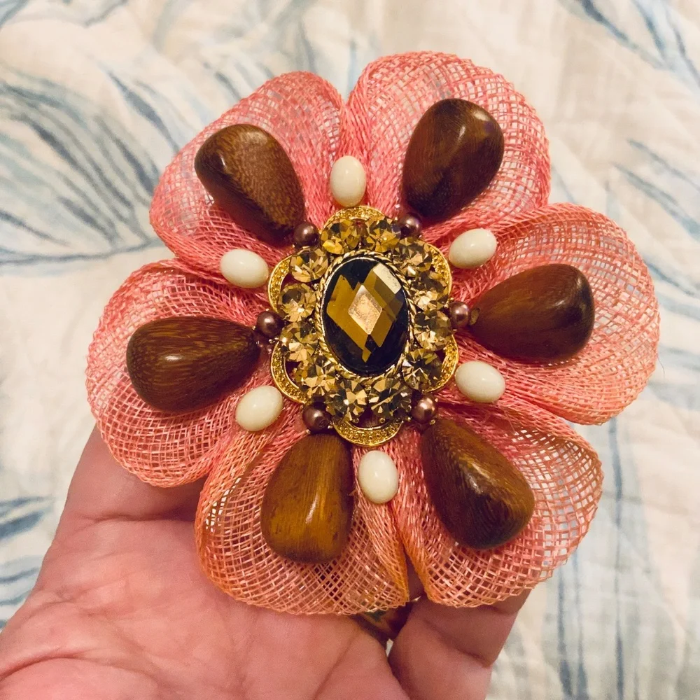 Cara New York Brooch VINTAGE JEWELED FLOWER STONE DESIGN NWT